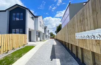 4/76 McLeod Road, Te Atatu South
