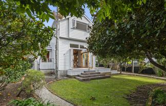 145 Queen Street, Northcote Point