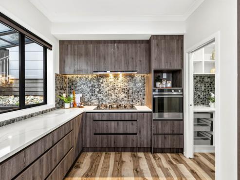 2 Dulverton Rise, Flagstaff