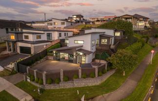 2 Dulverton Rise, Flagstaff