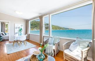 609 Marine Drive, Eastbourne