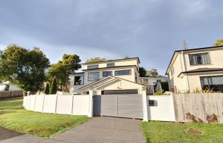 1 Classic Grove, Bayview