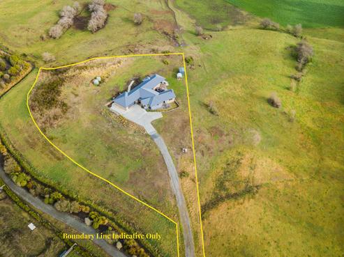 21 Copper Beech Road, Woodend