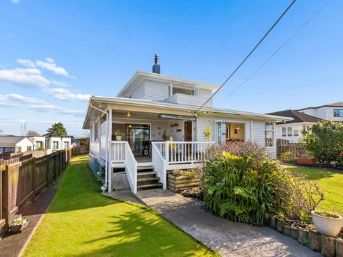 64 Titoki Street, Te Atatu Peninsula