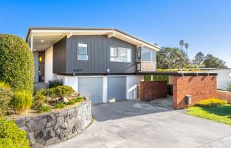 12 Burford Place, Mellons Bay