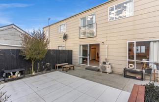 2/20 Grenville Street, Waltham