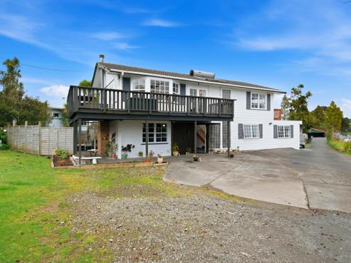 18 Mcentee Road, Waitakere