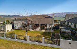 6 Spruce Close, Alexandra