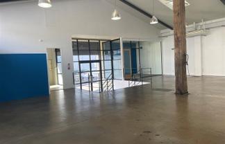 Unique Eden Terrace Office