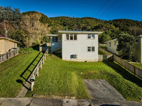 13 Willcox Grove, Naenae