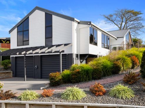 11 Caledonia Place, Highlands Park