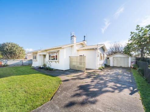 22 Clausen Street, Takaro