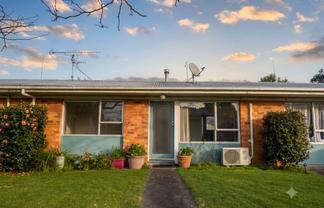 3 15b Clarke road, Royal Oak
