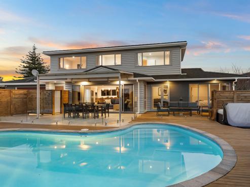 8 Rachael Place, Farm Cove