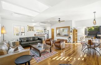 104 Beach Road, Castor Bay