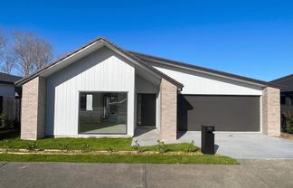 92 Metoriti Cres, Karaka