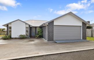 2 Rayner Way, Glen Avon