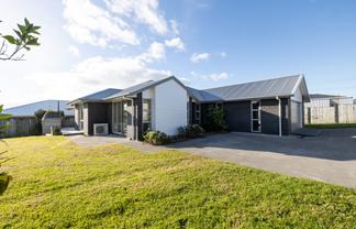 2 Rayner Way, Glen Avon