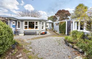 34 Queens Avenue, Waikuku Beach