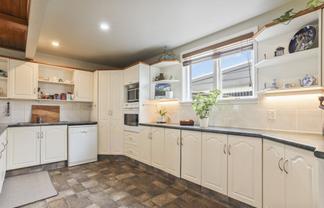 34 Queens Avenue, Waikuku Beach