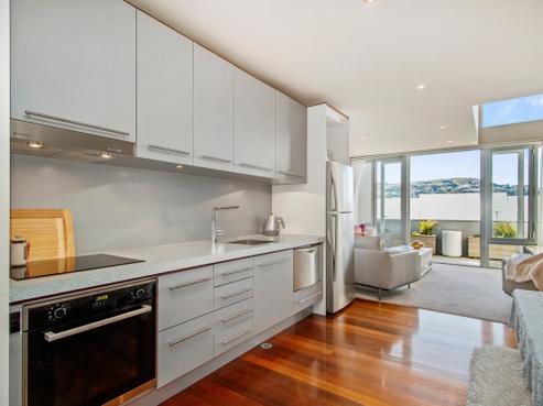 2/220 Jackson Street, Petone