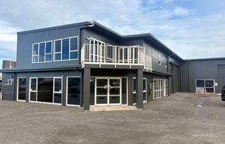Showroom plus warehouse