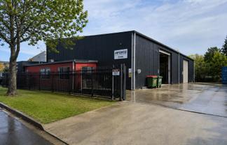 Standalone industrial warehouse with secure yard