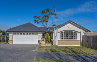 24 Corta Bella Place, Golflands