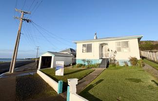 128 Marine Parade, Bluff