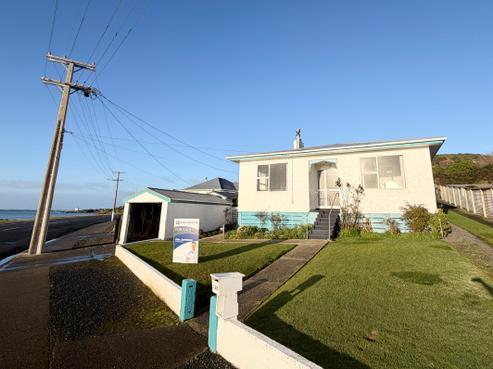 128 Marine Parade, Bluff