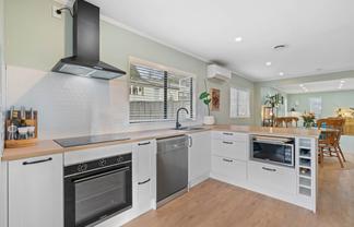 8A Parrs Cross Road, Henderson