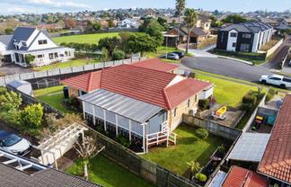 28 Booralee Avenue, Botany Downs