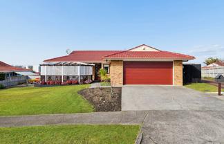 28 Booralee Avenue, Botany Downs