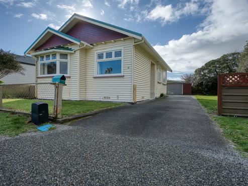 32 Park Street, Hokitika