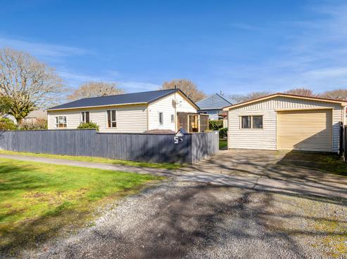 5 Percy Avenue, Stratford