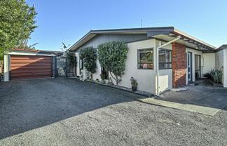 807D Avenue Road East, Parkvale