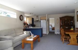 B4/30-36 Bay Palms, Bute Road, Browns Bay