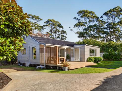 77A Vodanovich Road, Te Atatu South