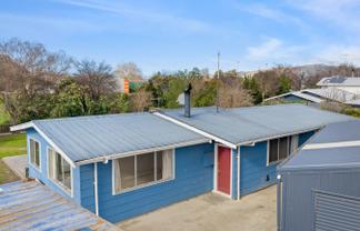 6 Watson Place, Springlands