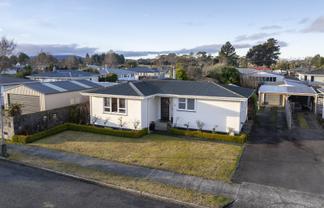 27 Excelsior Place, Manapouri
