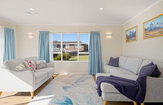 2/219 Edmonton Road, Te Atatu South