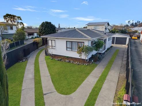 8 Palm Avenue, Stoke