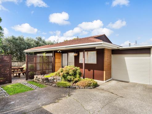 2/172 Pigeon Mountain Road, Half Moon Bay