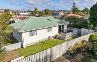 65A Cobham Crescent, Kelston