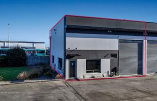Street front industrial unit - Middleton