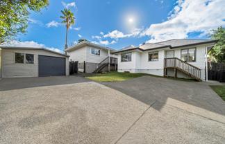 12 Quincey Place, Massey