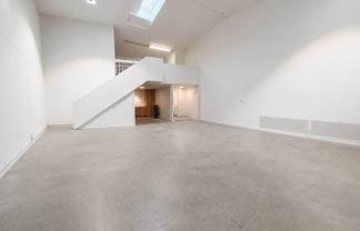 POLISHED CONVERTED WAREHOUSE

