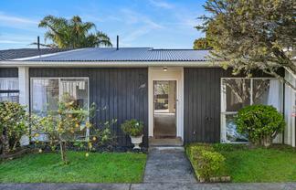 4/109A Te Atatu Road, Te Atatu South
