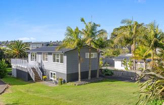 30 Rimu Road, Stanmore Bay