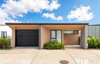28 Red Beech Avenue, Woodridge